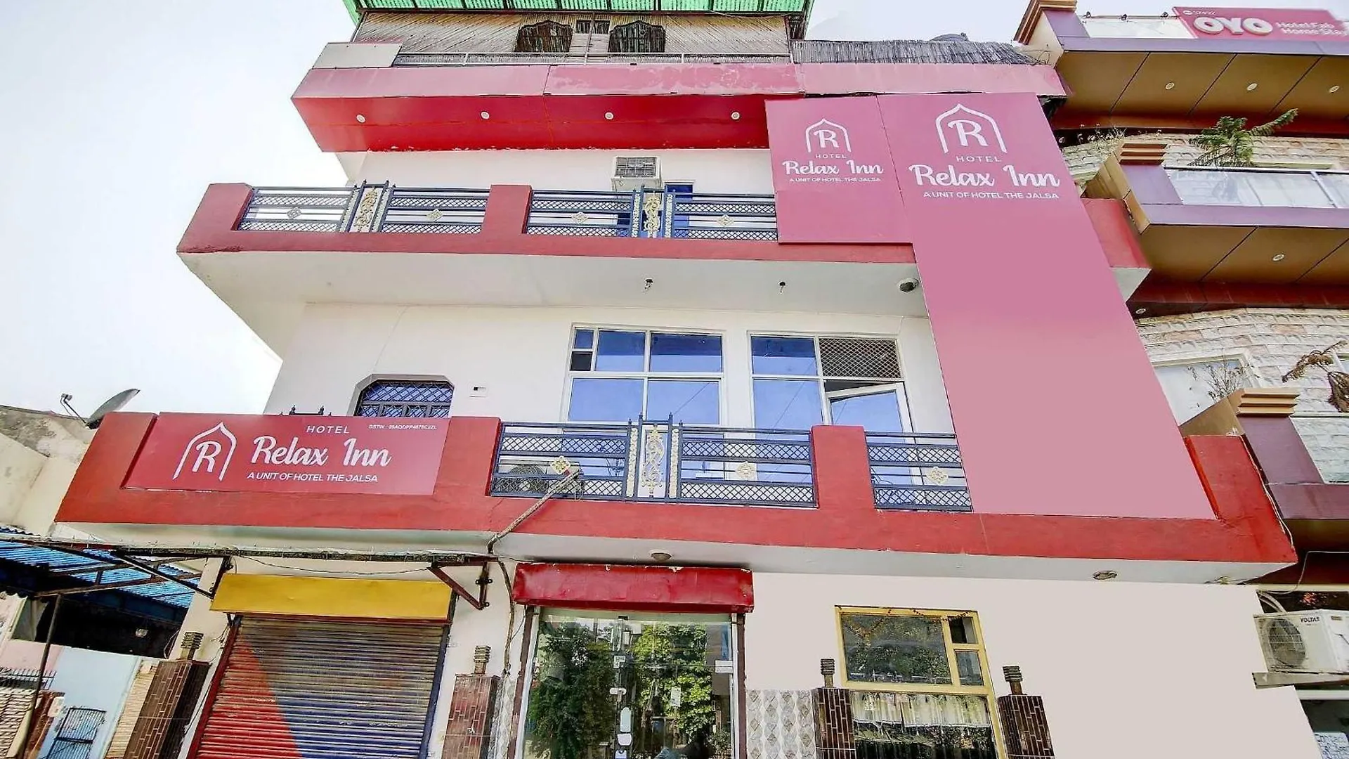 Hotel Spot On Relax Inn Tajganj