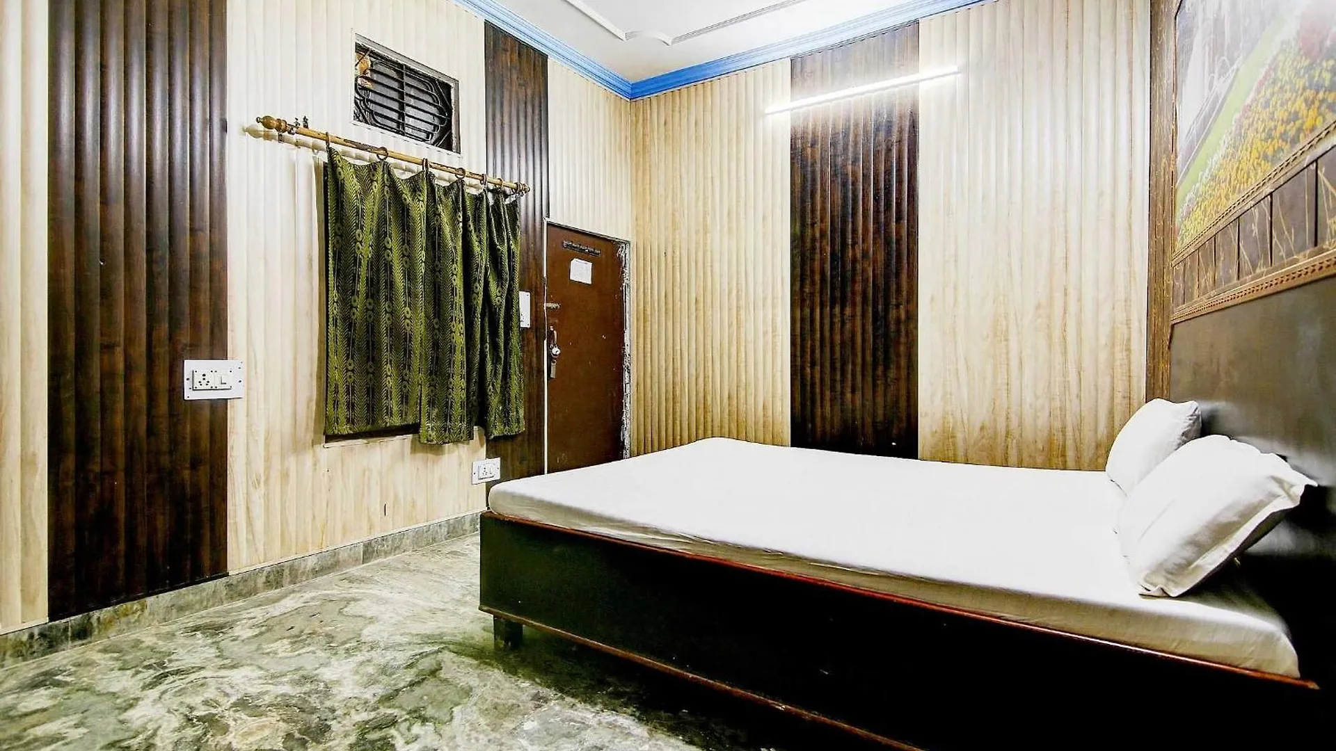 Spot On Relax Inn Tajganj 2*,  India