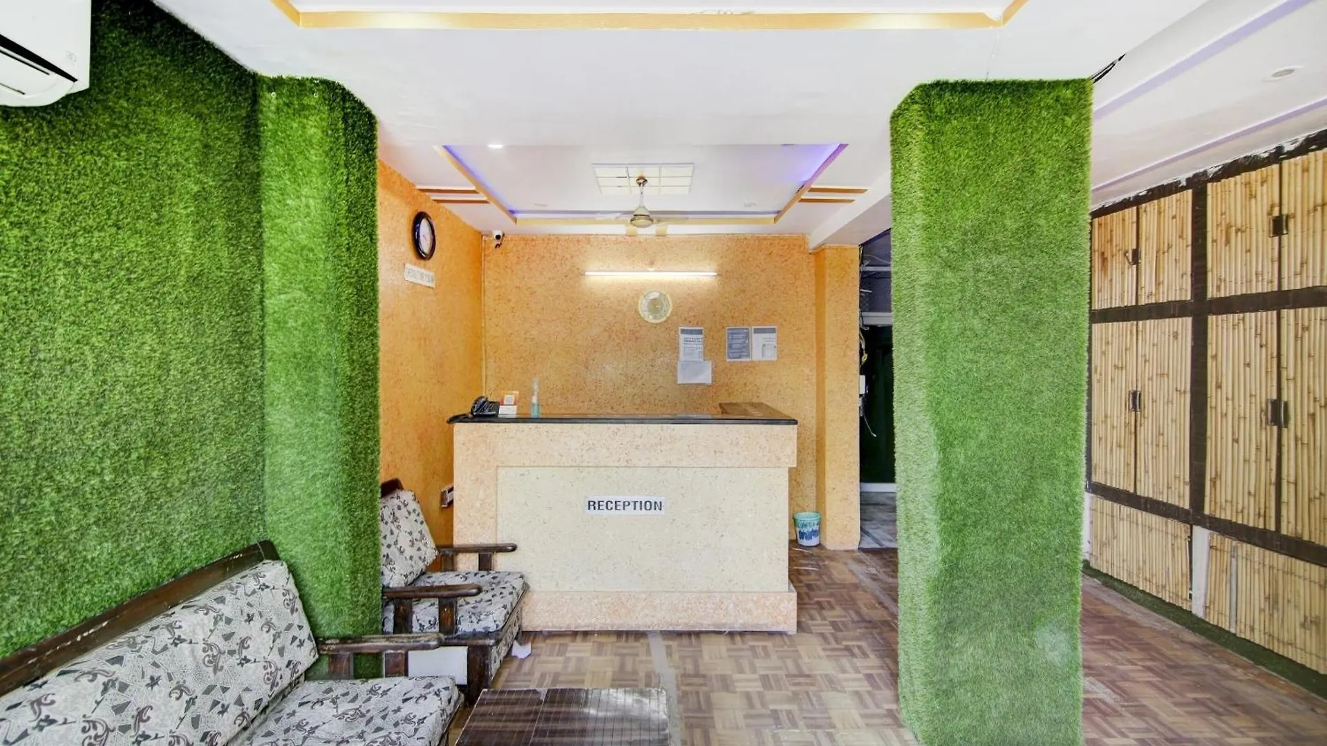 Spot On Relax Inn Tajganj 2*,  India