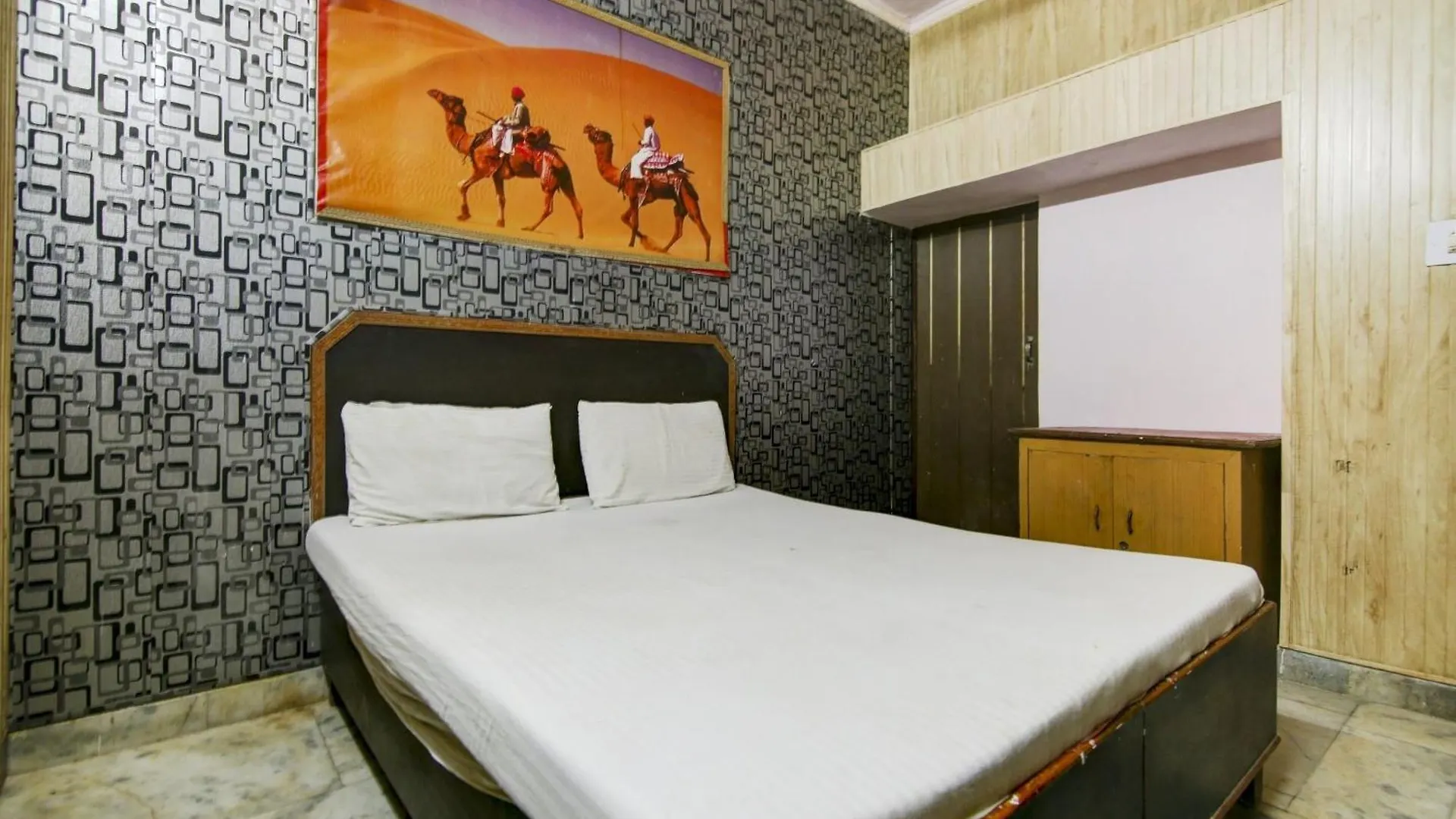 Spot On Relax Inn Tajganj India