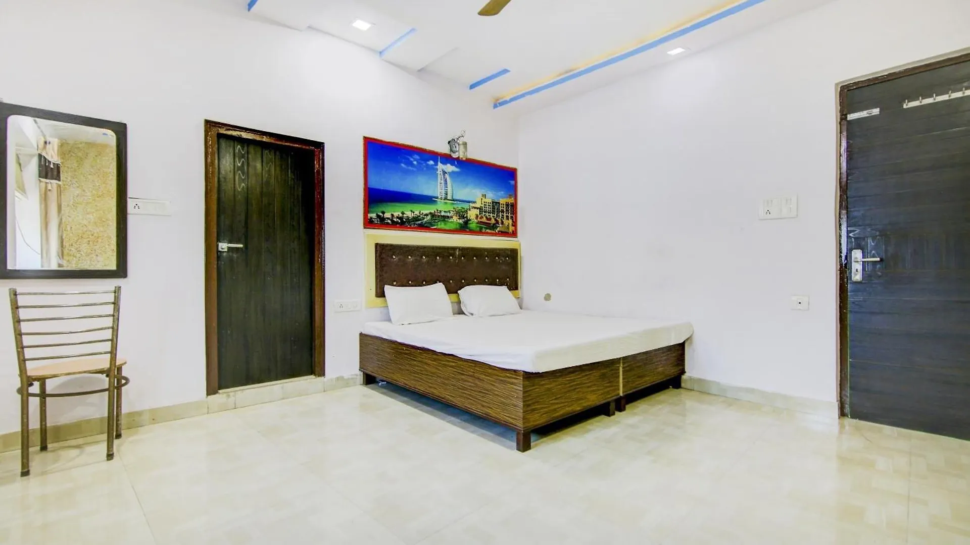 ** Hotel Spot On Relax Inn Tajganj India