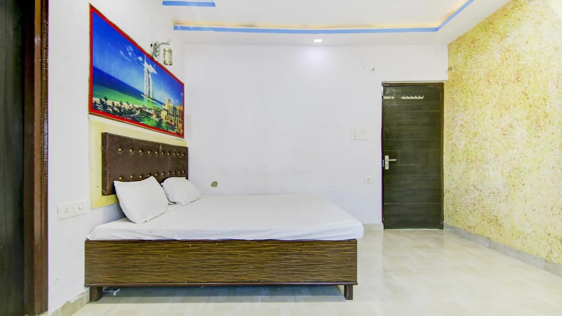 Hotel Spot On Relax Inn Tajganj